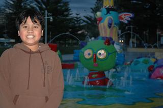 Kuya's turn to pose
