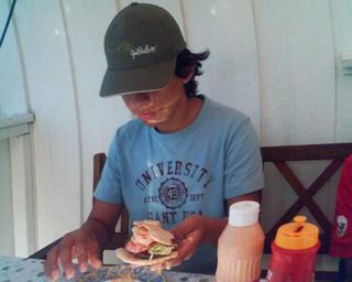 Tim's self-made superthick Tim-Mgnum-burger