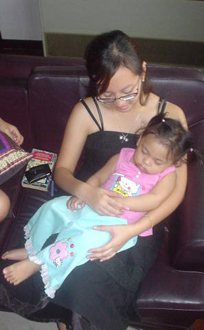 Bangkok: Zhe Zhe Fie and Baby GG