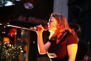 chanteuse (fete de la musique)
