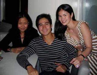 Piolo deserves 2 snaps!