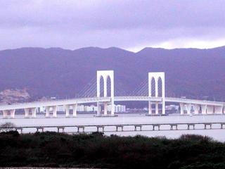 Sai Wan Bridge (on a gloomy late afternoon!)