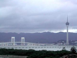 Sai Wan Bridge (on a gloomy afternoon)