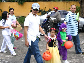 (1) Trick-or-Treaters