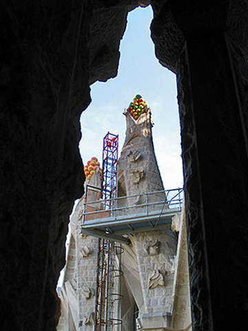 Gaga over Gaudí — Sagrada Família (2)