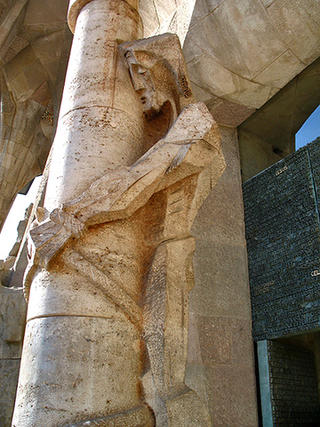 Gaga over Gaud&iacute; &mdash; Sagrada Fam&iacute;lia (7)