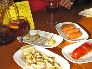 Tapas & Sangr&iacute;a