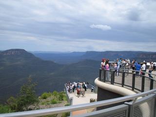 Tourists looking over Blue Mountains