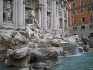 trevi fountain