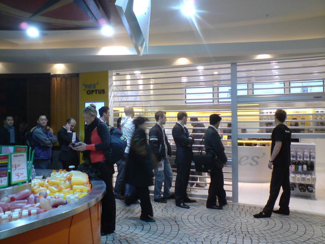 iPhone 3G launch (Sydney) - iHype.