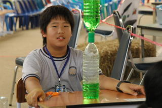 Weechavasin: Showing how tornado look like.