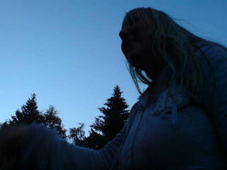Lise dansing in the night!