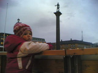 Ved sk&oslash;ytebanen p&aring; torget.