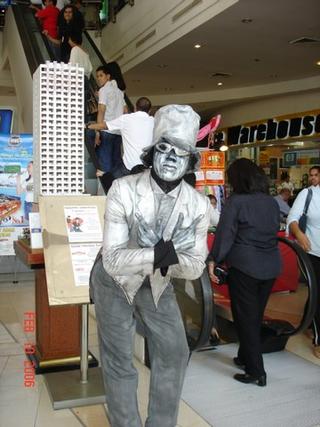 statue guy