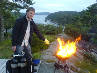 med litt ekstra luft brenner det godt i grillen