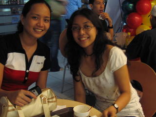 1st 2006 dinner with 1/3 the girls
